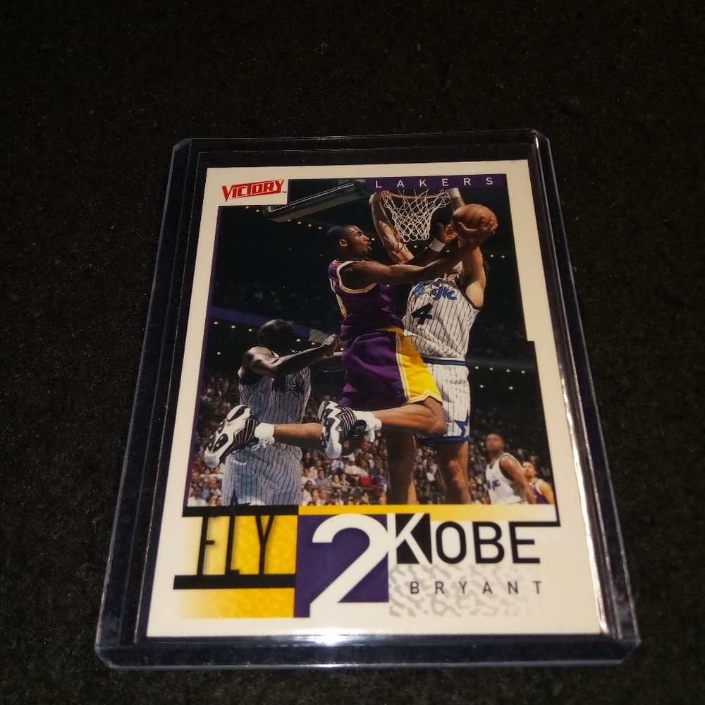 2000 Ud Victory Fly 2 Kobe Bryant Card